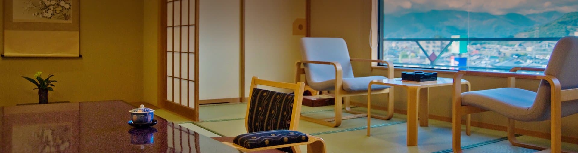 客 室